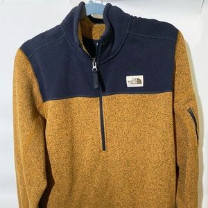 The North Face Men’s Large Half Zip-Up